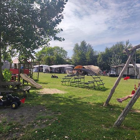 Chalet Weizicht Op Minicamping Hoogelande Grijpskerke Kültér fotó